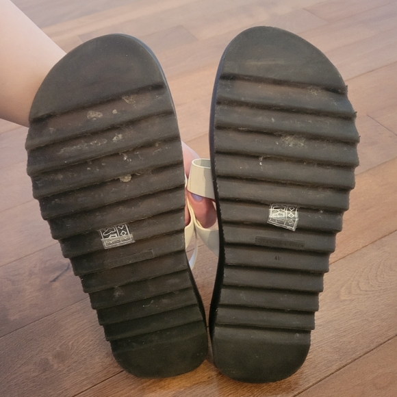 Sandals - Picture 5 of 6